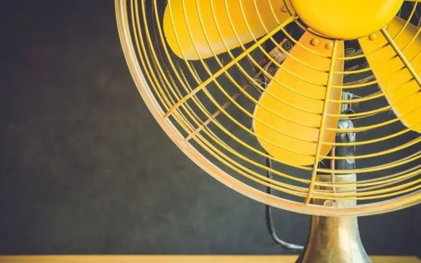 Τι πρέπει να προσέξετε αν κοιμάστε με ανεμιστήρα- Γιατί δεν ενδείκνυται για όλες τις περιπτώσεις
