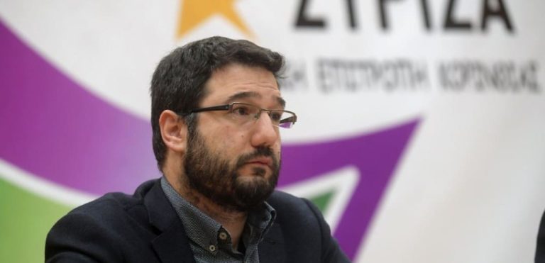 Ηλιόπουλος: “Η κυβέρνηση Μητσοτάκη έξι μήνες πετούσε χαρταετό στο θέμα των σχολείων”
