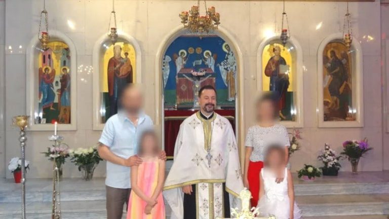 Αυτός είναι ο Έλληνας ιερέας που δέχθηκε επίθεση σε ναό της Γαλλίας