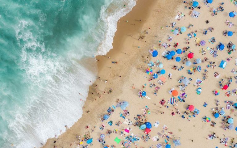 Η ανθρωπότητα δεν πήγαινε ποτέ για μπάνιο: Πότε ανακαλύφθηκε η παραλία