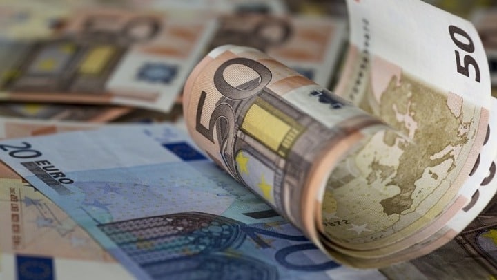 Έκτακτη ενίσχυση 250 ευρώ: Τι προβλέπει η τροπολογία για χαμηλοσυνταξιούχους και ΑμΕΑ