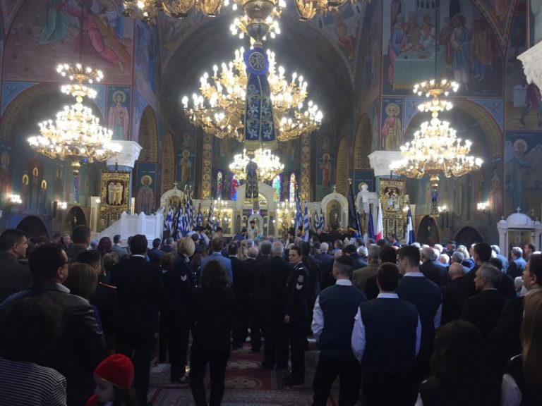 Γέμισαν οι εκκλησιές: Οι Σερραίοι τιμούν την διπλή σημερινή γιορτή (φωτο)