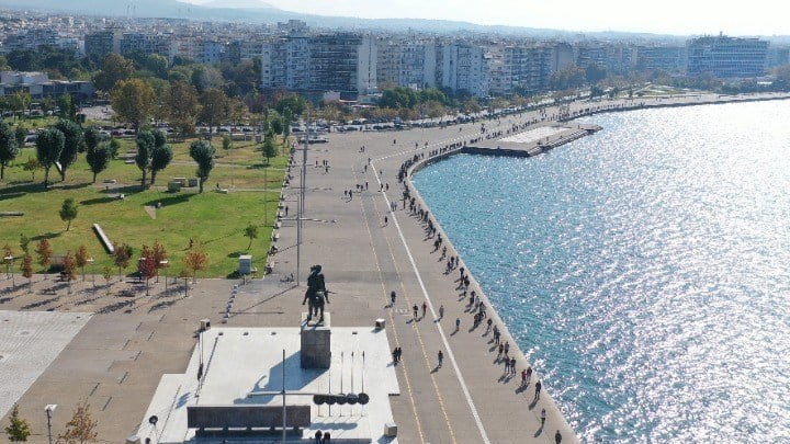 Ολικό lockdown σε Θεσσαλονίκη, Σέρρες: Κλειστά Λύκεια και ΑΕΙ – Αναλυτικά τα μέτρα