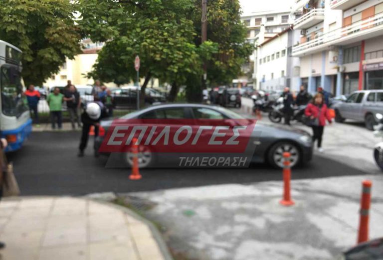 Σέρρες: Χάος από οδηγό που “πάρκαρε” στην μέση του δρόμου(φωτο)