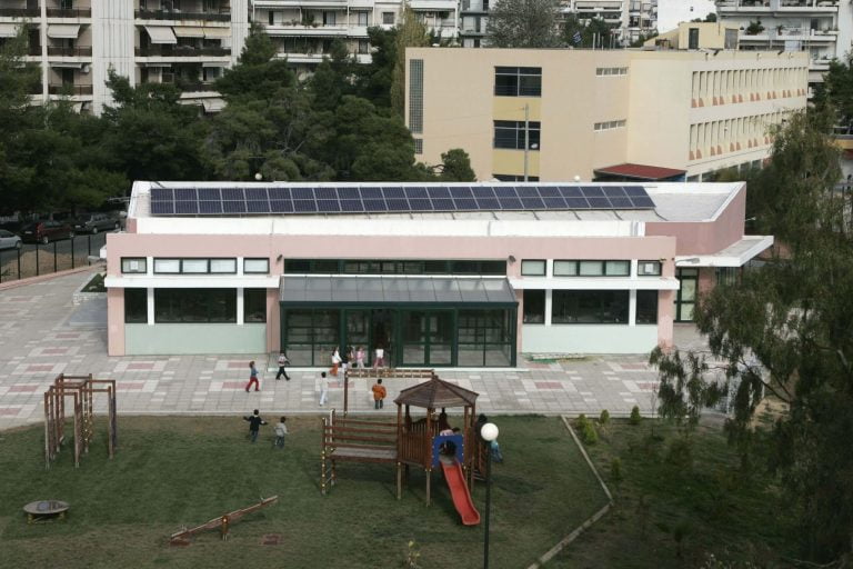Φωτοβολταϊκά σε 26 σχολειά του Δήμου Σερρών