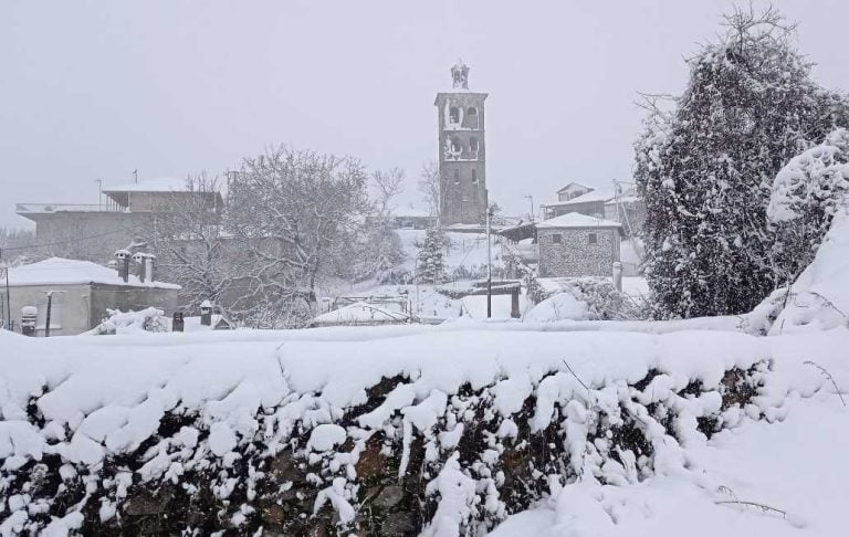 Σέρρες: Ένα …γόνατο χιόνι και -6 βαθμούς στην πανέμορφη Βροντού Σερρών- video