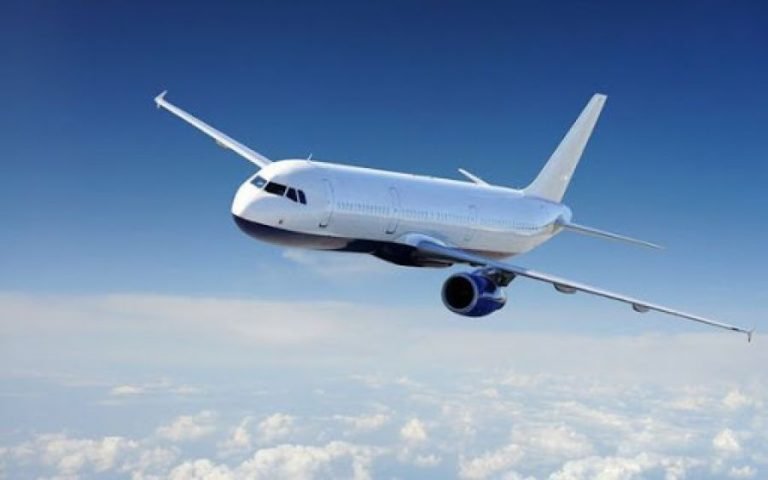 Θρίλερ στον αέρα με Boeing777 – Ράγισε το παράθυρο στο πιλοτήριο