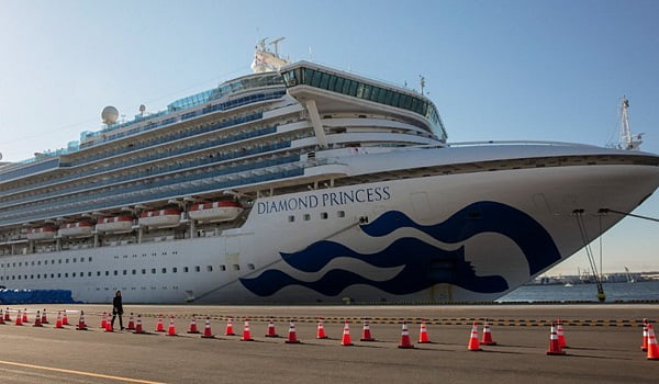 Κοροναϊός: Αποβιβάζονται 500 επιβάτες από το Diamond Princess που βρίσκεται σε καραντίνα στην Ιαπωνία