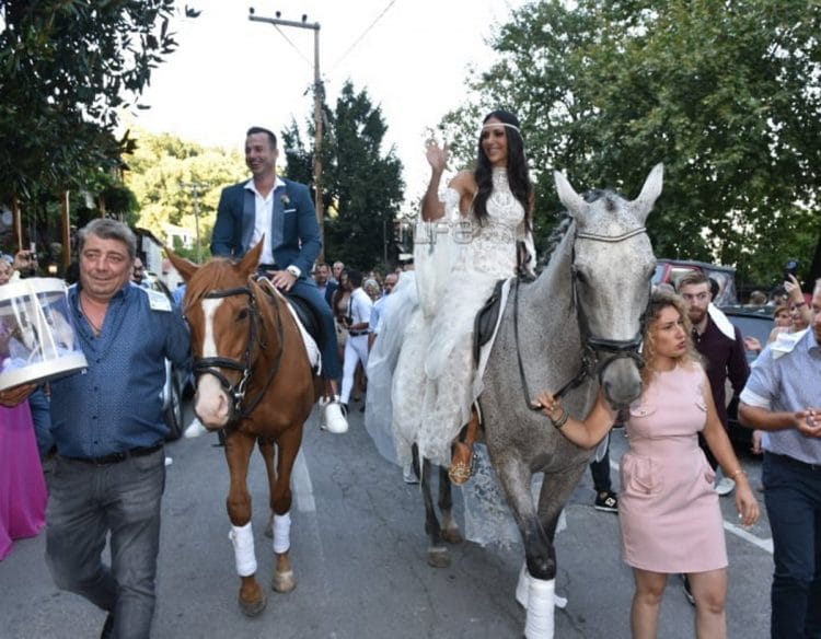 Ανθή Βούλγαρη: Πήγε στην εκκλησία νύφη, πάνω στ΄ άλογο