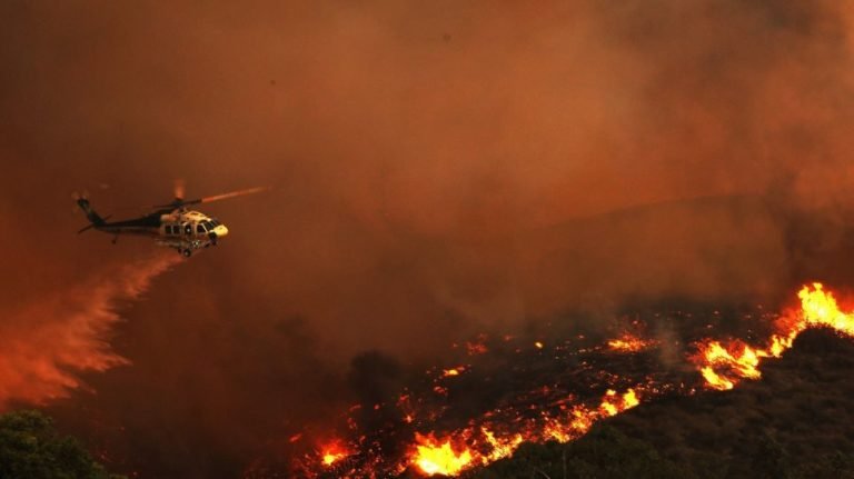 Πιλότος ελικοπτέρου σκοτώθηκε κατά τη διάρκεια κατάσβεσης φωτιάς στην Πορτογαλία