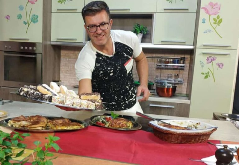 Τορτελίνια στον φούρνο ,πίτα spesial, γλυκά πολύχρωμα σαντουιτσάκια-Hot Γεύσεις …..by Konstantinos  (video)