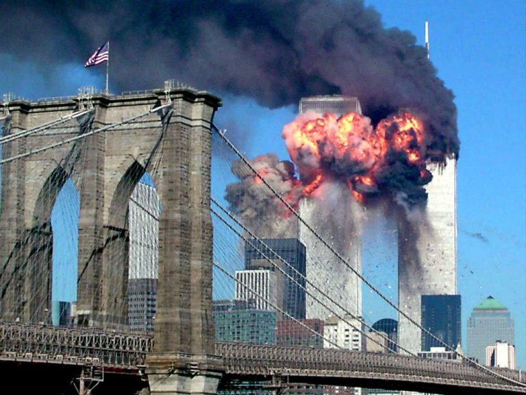 Σαν σήμερα: Το τρομοκρατικό χτύπημα στους δίδυμους πύργους της Νέας Υόρκης(video)