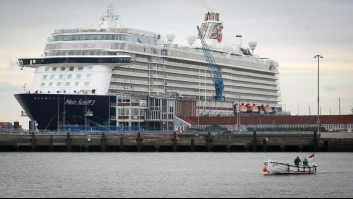 Το λιμάνι του Πειραιά υποδέχτηκε το πρώτο κρουαζιερόπλοιο της σεζόν