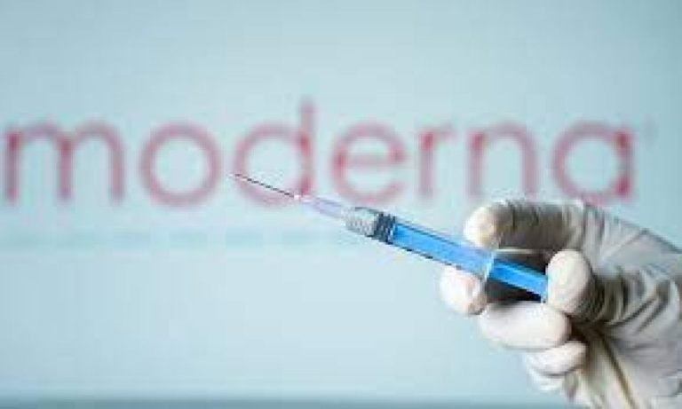 Moderna: Η ενισχυτική δόση του εμβολίου φαίνεται πως προστατεύει από την Όμικρον