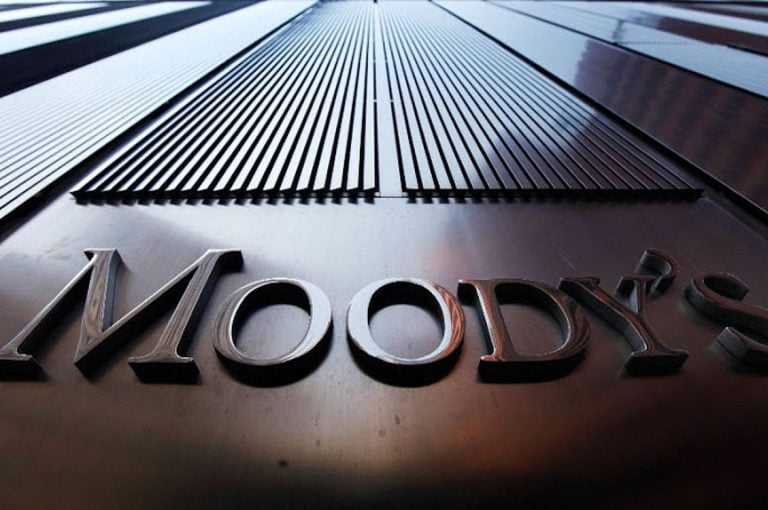 Νέο χτύπημα του Moody’s στην Τουρκία: Υποβάθμισε το αξιόχρεο 18 τραπεζών