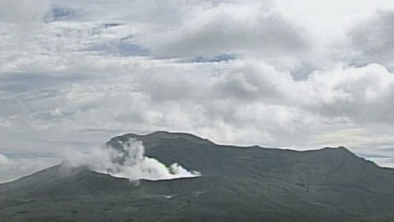 Ηφαιστειακή έκρηξη στο Όρος Άσο της Ιαπωνίας – Αυξήθηκε το επίπεδο συναγερμού