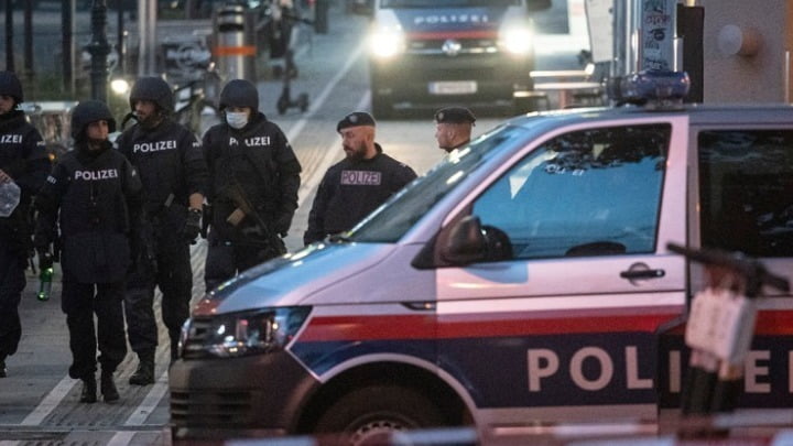 Έλληνας στη Βιέννη: «Είμαστε σοκαρισμένοι από το τρομοκρατικό χτύπημα»