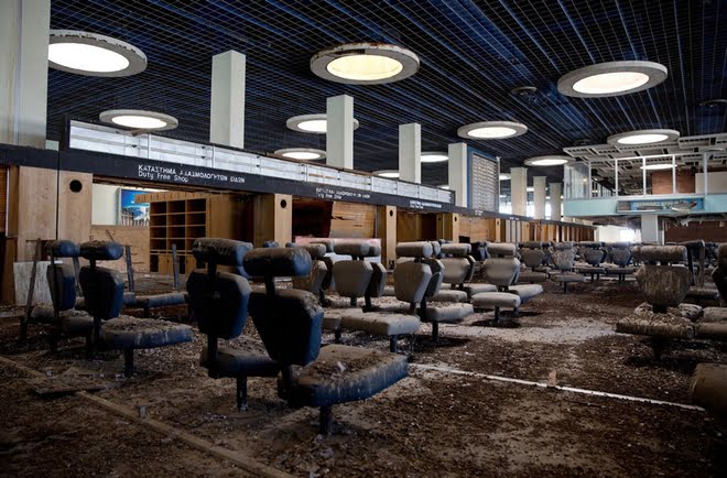 Οταν ο χρόνος πάγωσε στο 1974 -Το Διεθνές Αεροδρόμιο Λευκωσίας, 44 χρόνια μετά την τουρκική εισβολή [εικόνες]