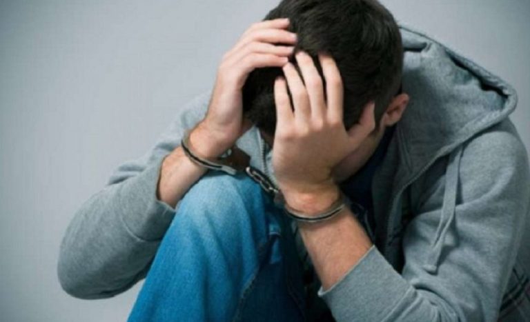 Σύλληψη 13χρονου για ληστεία και κλοπές στις Σέρρες (video)