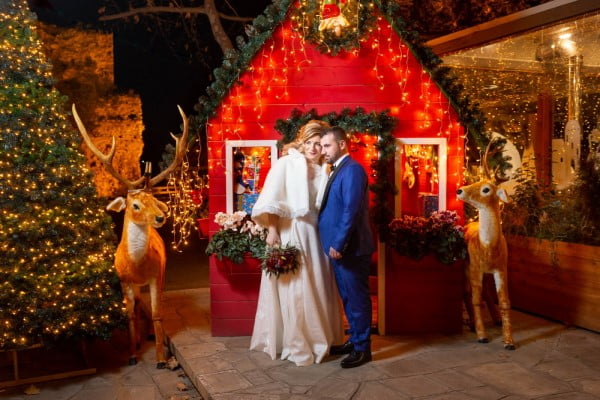 Σέρρες: Ο Παραμυθένιος Χριστουγεννιάτικος Γάμος Της Ευαγγελίας Και Του Σταύρου