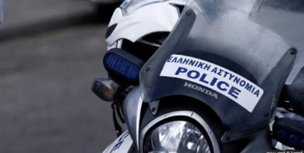 Καταδίωξη στη Θεσσαλονίκη: Δίωξη για απόπειρα ανθρωποκτονίας στον αστυνομικό που πυροβόλησε
