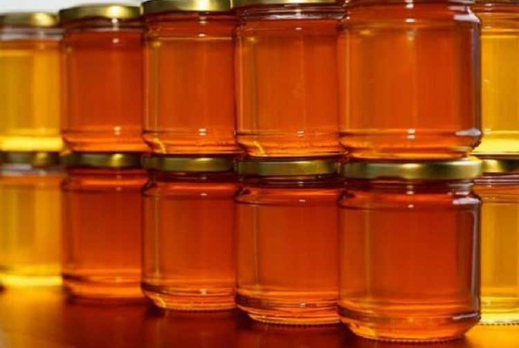 Το ακούσαμε κι αυτό!: Σερραίος υποστηρίζει ότι  βρήκε θεραπεία για τον κορωνοϊό- “Αλειφθείτε με μέλι”- video