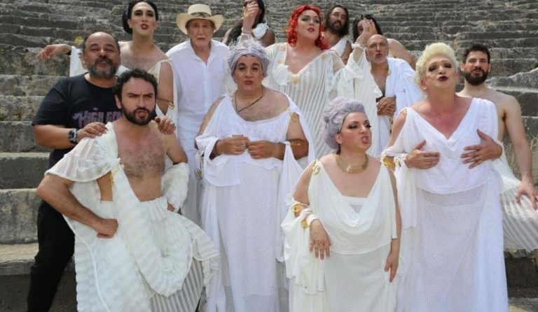 Οι Εκκλησιάζουσες του Αριστοφάνη, σε σκηνοθεσία Αλέξανδρου Ρήγα, έρχονται στις Σέρρες