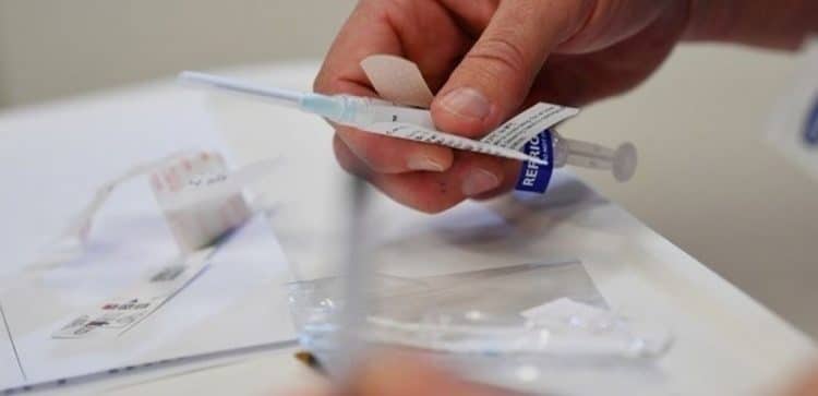 Δερμιτζάκης: Κάποιες μεταλλάξεις του κορονοϊού ενδέχεται να ξεφεύγουν από τα εμβόλια