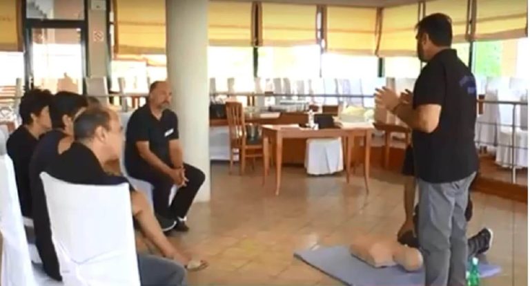 Σέρρες : Το ξενοδοχείο Ερωδιός στην Κερκίνη προμηθεύτηκε απινιδωτή και εκπαίδευσε το προσωπικό του (video)