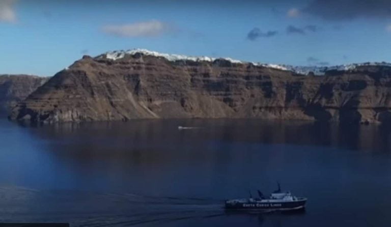 Drones πέταξαν πάνω από τα ηφαίστεια της Ελλάδας και κατέγραψαν μαγευτικές εικόνες (video)