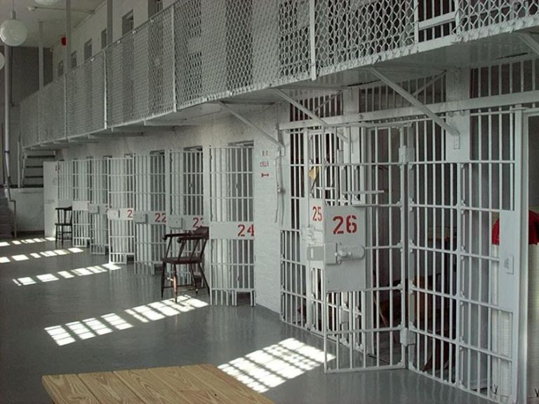 Φυλακές Κορυδαλλού: “Αν κολλήσει ένας, χαθήκαμε”
