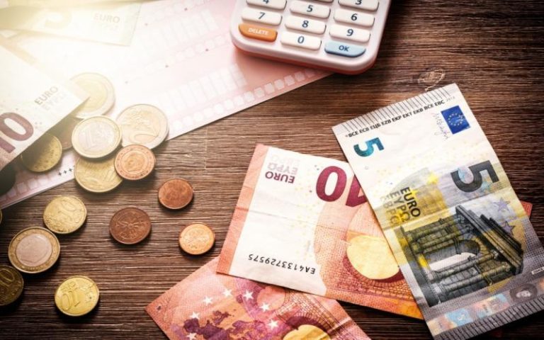 Κορωνοϊός: Έρχονται νέα μέτρα – Ποιοι θα δικαιούνται επίδομα 400 ευρώ