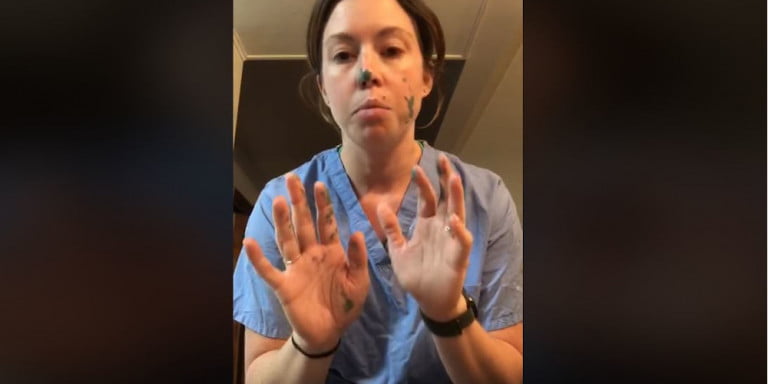 Κορωνοϊός: Nοσοκόμα δείχνει πώς κάποιος μεταφέρει τα μικρόβια στο σούπερ μάρκετ, παρότι φοράει γάντια