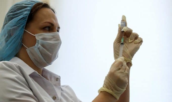 FDA: Δεν υπάρχουν συγκεκριμένες ανησυχίες για την ασφάλεια του εμβολίου των Pfizer-BioNTech