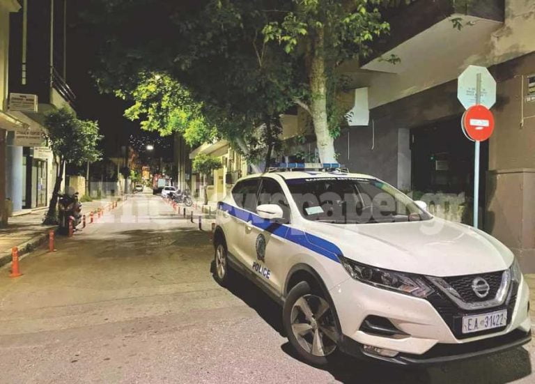 Βόλος: Μπλόκο της αστυνομίας στα κορωνοπάρτι -Ισχυρές δυνάμεις σε κεντρική πλατεία