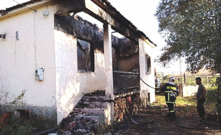 Κρηνίδες  : Έβαλε φωτιά και έκαψε το σπίτι του;