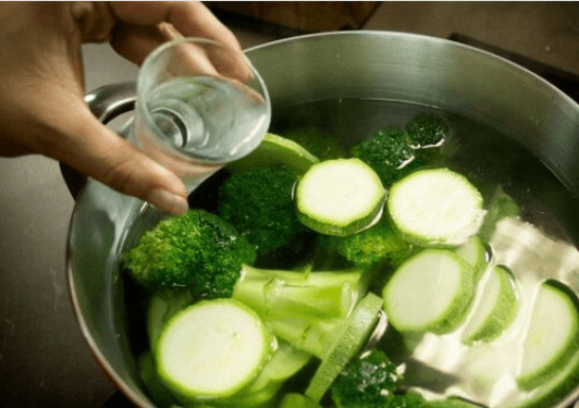 Πώς να μαγειρεύετε τα λαχανικά για να μη χάνουν τις βιταμίνες τους