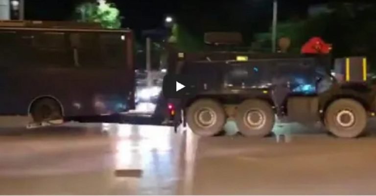 Αστυνομικοί Θεσσαλονίκης: Δολοφονική η επίθεση στην κλούβα των ΜΑΤ -Να παρέμβει εισαγγελέας (video)