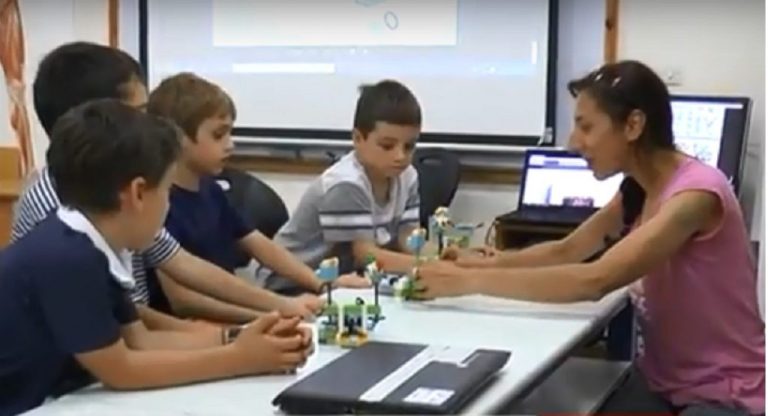 Μαθήματα ρομποτικής για παιδιά 9 ως 12 ετών στο 3ο Δημοτικό Σχολείο Σερρών (video)