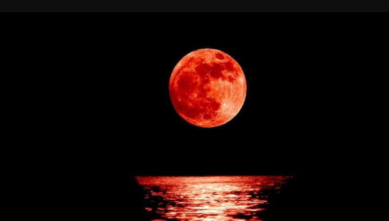 Έρχεται το “Ματωμένο Φεγγάρι”- Θα το απολαύσουμε για τελευταία φορά στον 21ο αιώνα