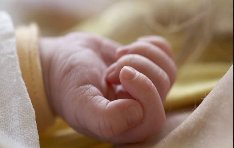 Φρίκη στη Βρετανία: Υπάλληλος σε μαιευτήριο συνελήφθη για τον θάνατο οκτώ μωρών