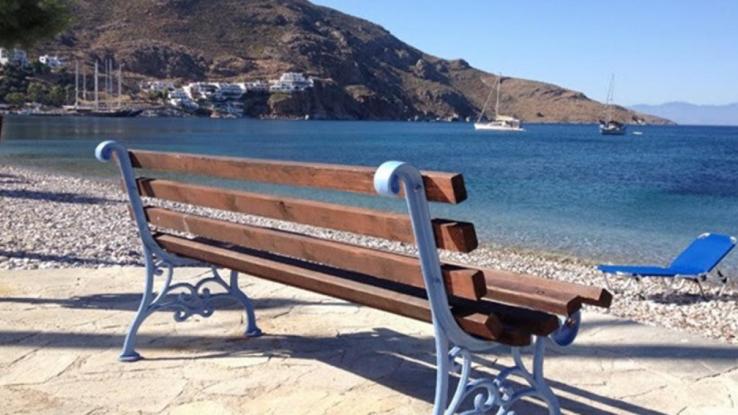Άφησε την τελευταία του πνοή σε… παγκάκι – Νεκρός Έλληνας τουρίστας στην Ελούντα