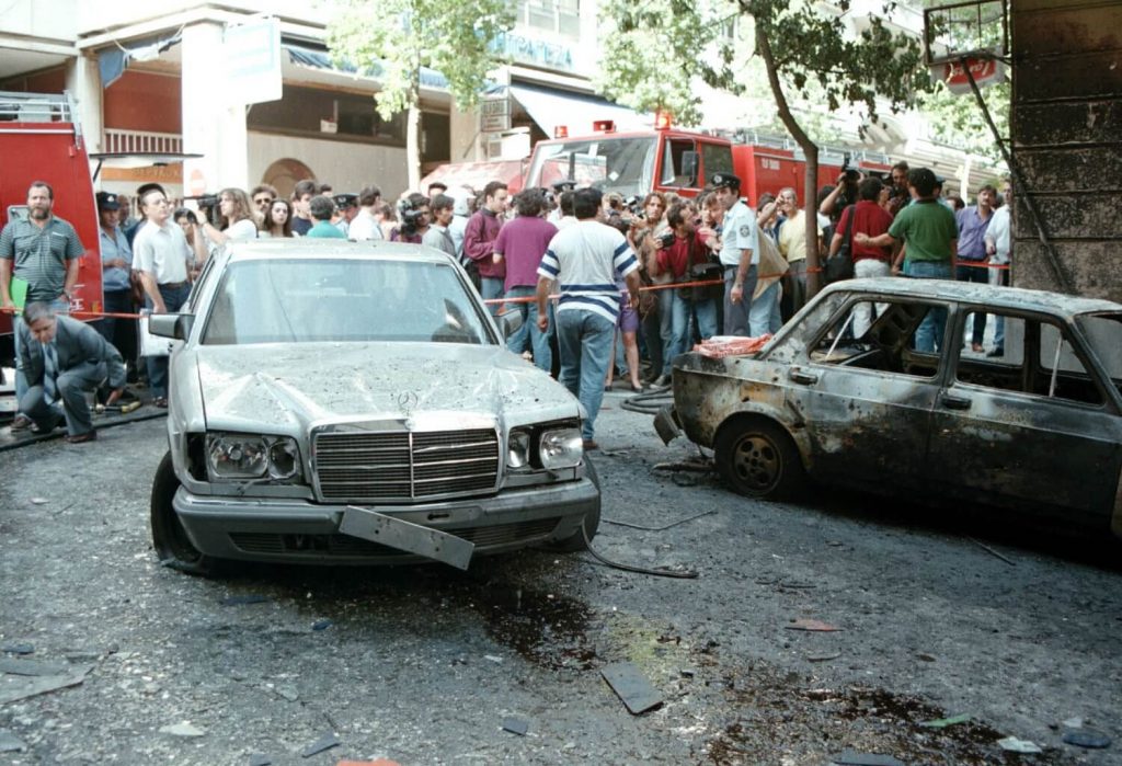 Σαν Σήμερα: 30 χρόνια από τον τραγικό θάνατο του Θάνου Αξαρλιάν- Η ...παράπλευρη απώλεια της 17Ν