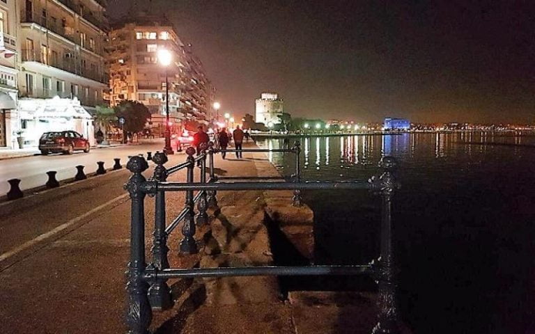Κορωνοϊός: Στα 4 «χωρίζεται» η χώρα – Ο κίνδυνος για Θεσσαλονίκη
