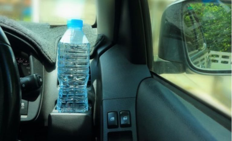 Προσοχή! Μην αφήνετε πλαστικά μπουκάλια στο αυτοκίνητο -Δείτε γιατί