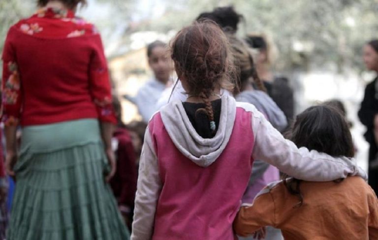 Επιταχύνονται οι διαδικασίες δημιουργίας υποδομών για τη βελτίωση των συνθηκών διαβίωσης των Ρομά