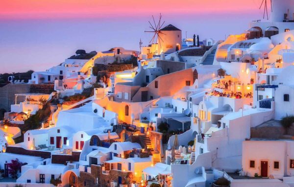 BBC για Σαντορίνη: Μπορεί μια πανίσχυρη έκρηξη να καταστρέψει το ονειρεμένο ελληνικό νησί;