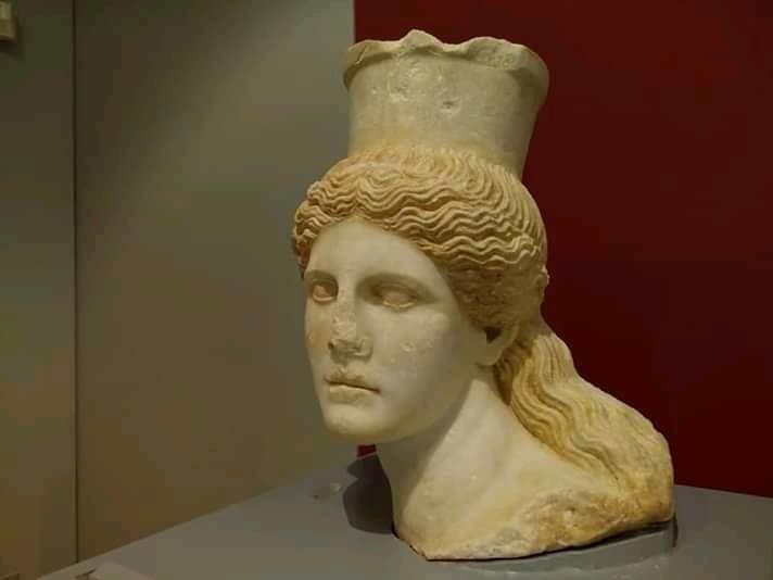Λόφος Καστά: Στο μουσείο της Αμφίπολης εκτέθηκε η κεφαλή από τη Σφίγγα
