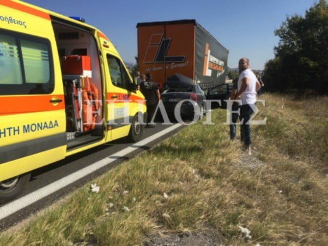 Σέρρες, ΤΩΡΑ: Σοβαρό τροχαίο κοντά στο Μελενικίτσι- Αυτοκίνητο σφηνώθηκε κάτω από νταλίκα