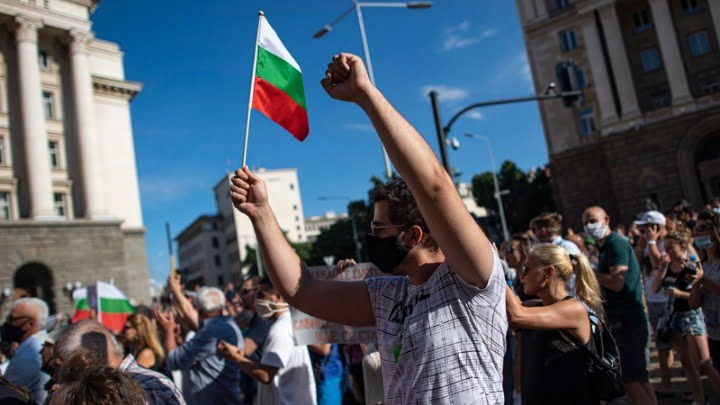 Πολιτική κρίση στη Βουλγαρία: Ο Πρόεδρος ζητά παραίτηση της κυβέρνησης, νέες διαδηλώσεις